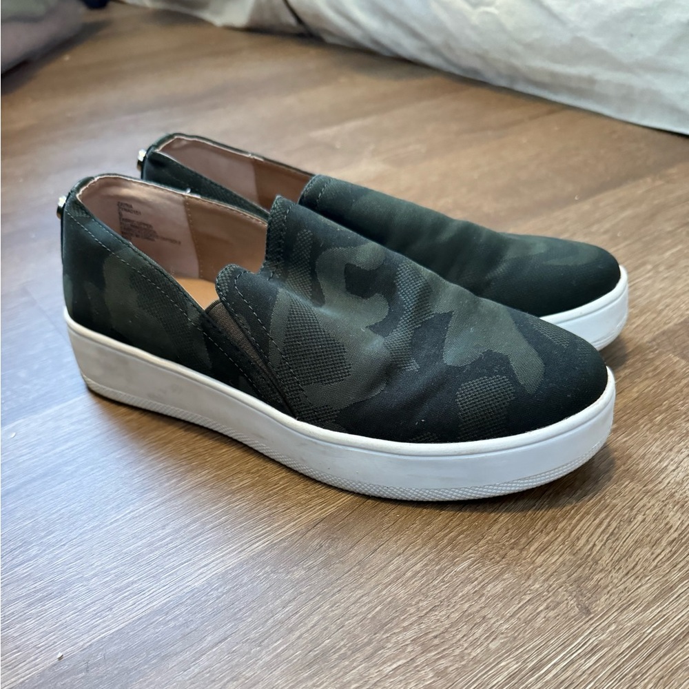 Steve Madden Camo slip ons